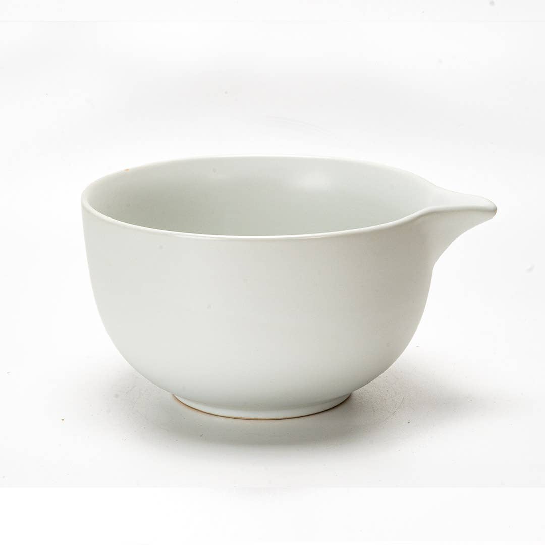 Matcha Bowl with Spout - 10oz