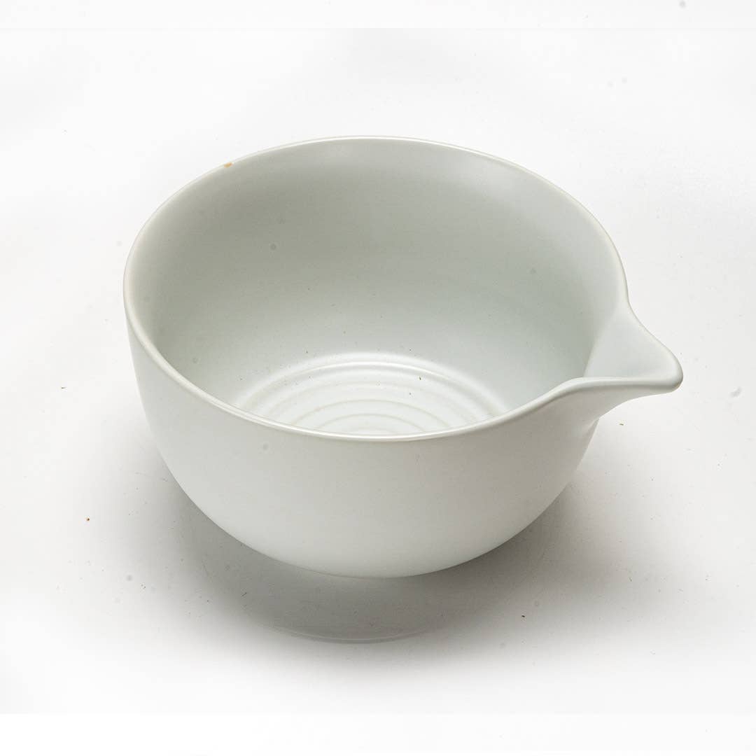 Matcha Bowl with Spout - 10oz