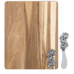 Cutting Board With Decorative Spreader