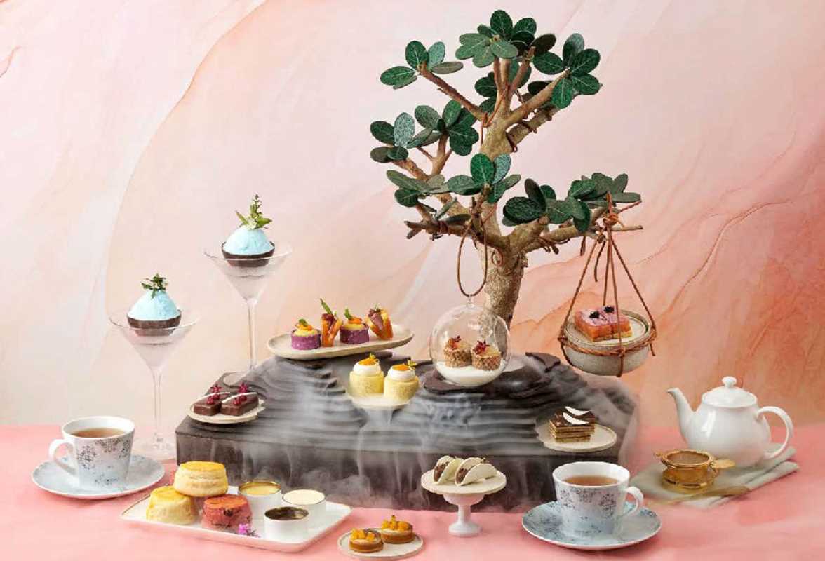 Book - 150 Tea Houses You Need to Visit Before You Die by Léa Teuscher