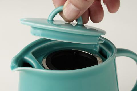 D’Anjou Teapot w/Infuser Basket 20 oz.